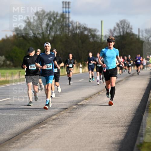 12.04.2026 - 45. Internationalen Wilhelmsburger Insellauf Dr. Thomas Lammeyer http://msf.ph/oto/9432604 12.04.2026 09:15:24 Laufen 4980, 329, 85 meine-sportfotos.de
