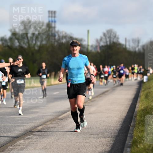 12.04.2026 - 45. Internationalen Wilhelmsburger Insellauf Dr. Thomas Lammeyer http://msf.ph/oto/9432614 12.04.2026 09:15:26 Laufen 4329, 4980 meine-sportfotos.de