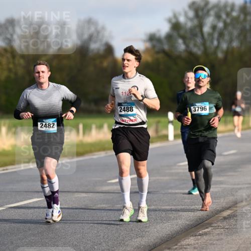 12.04.2026 - 45. Internationalen Wilhelmsburger Insellauf Dr. Thomas Lammeyer http://msf.ph/oto/9432639 12.04.2026 09:15:34 Laufen 2482, 112, 2488, 3796 meine-sportfotos.de