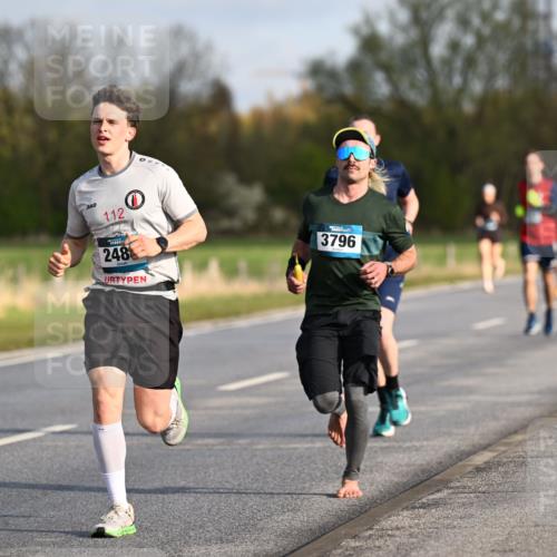 12.04.2026 - 45. Internationalen Wilhelmsburger Insellauf Dr. Thomas Lammeyer http://msf.ph/oto/9432646 12.04.2026 09:15:35 Laufen 2482, 112, 248, 3796 meine-sportfotos.de