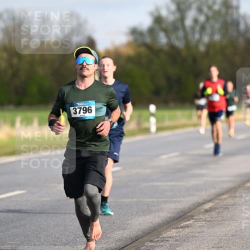 12.04.2026 - 45. Internationalen Wilhelmsburger Insellauf Dr. Thomas Lammeyer http://msf.ph/oto/9432653 12.04.2026 09:15:36 Laufen 112, 2488, 3796 meine-sportfotos.de
