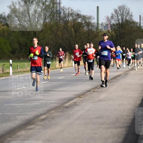 12.04.2026 - 45. Internationalen Wilhelmsburger Insellauf Dr. Thomas Lammeyer http://msf.ph/oto/9432658 12.04.2026 09:15:37 Laufen 3014, 5273, 5289, 3321, 4787, 2710, 16 meine-sportfotos.de