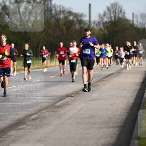 12.04.2026 - 45. Internationalen Wilhelmsburger Insellauf Dr. Thomas Lammeyer http://msf.ph/oto/9432665 12.04.2026 09:15:38 Laufen 3014, 3321 meine-sportfotos.de