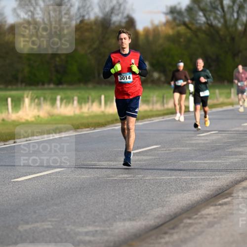 12.04.2026 - 45. Internationalen Wilhelmsburger Insellauf Dr. Thomas Lammeyer http://msf.ph/oto/9432674 12.04.2026 09:15:40 Laufen 3014, 3321 meine-sportfotos.de
