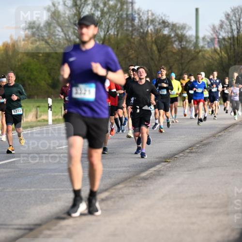 12.04.2026 - 45. Internationalen Wilhelmsburger Insellauf Dr. Thomas Lammeyer http://msf.ph/oto/9432687 12.04.2026 09:15:42 Laufen 49, 5273, 3321, 4787, 3042 meine-sportfotos.de