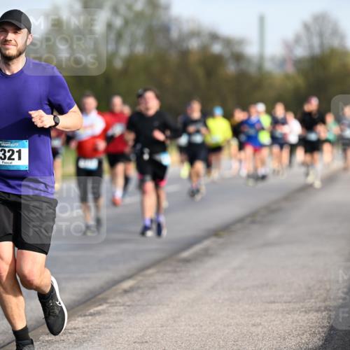 12.04.2026 - 45. Internationalen Wilhelmsburger Insellauf Dr. Thomas Lammeyer http://msf.ph/oto/9432693 12.04.2026 09:15:43 Laufen 3321 meine-sportfotos.de