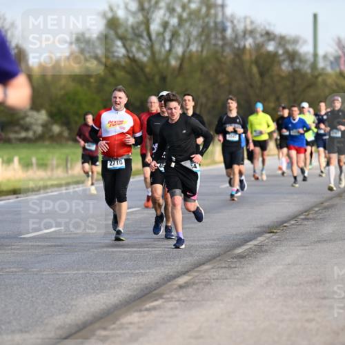 12.04.2026 - 45. Internationalen Wilhelmsburger Insellauf Dr. Thomas Lammeyer http://msf.ph/oto/9432698 12.04.2026 09:15:44 Laufen 3321, 2710, 4 meine-sportfotos.de