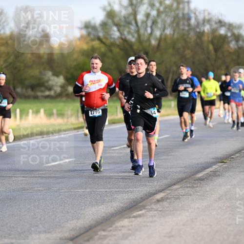 12.04.2026 - 45. Internationalen Wilhelmsburger Insellauf Dr. Thomas Lammeyer http://msf.ph/oto/9432702 12.04.2026 09:15:44 Laufen 5273, 2710, 4 meine-sportfotos.de