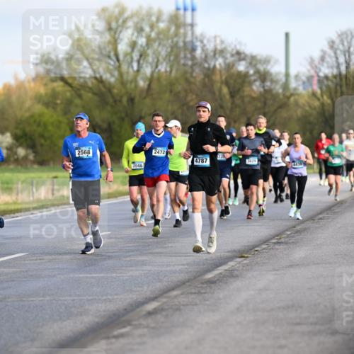 12.04.2026 - 45. Internationalen Wilhelmsburger Insellauf Dr. Thomas Lammeyer http://msf.ph/oto/9432715 12.04.2026 09:15:49 Laufen 3042, 2537, 2568, 2048, 2472, 4787, 3629, 4439 meine-sportfotos.de