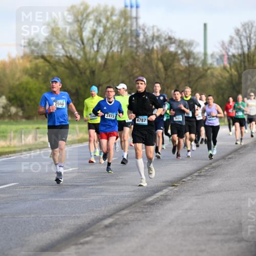 12.04.2026 - 45. Internationalen Wilhelmsburger Insellauf Dr. Thomas Lammeyer http://msf.ph/oto/9432716 12.04.2026 09:15:49 Laufen 2568, 2537, 042, 2048, 2472, 3629, 4787 meine-sportfotos.de