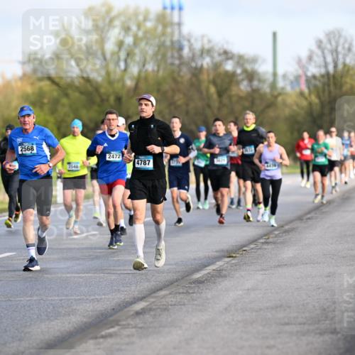 12.04.2026 - 45. Internationalen Wilhelmsburger Insellauf Dr. Thomas Lammeyer http://msf.ph/oto/9432723 12.04.2026 09:15:51 Laufen 2568, 2048, 2472, 4787 meine-sportfotos.de