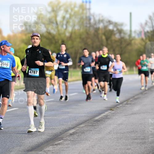 12.04.2026 - 45. Internationalen Wilhelmsburger Insellauf Dr. Thomas Lammeyer http://msf.ph/oto/9432736 12.04.2026 09:15:53 Laufen 2568, 4787 meine-sportfotos.de