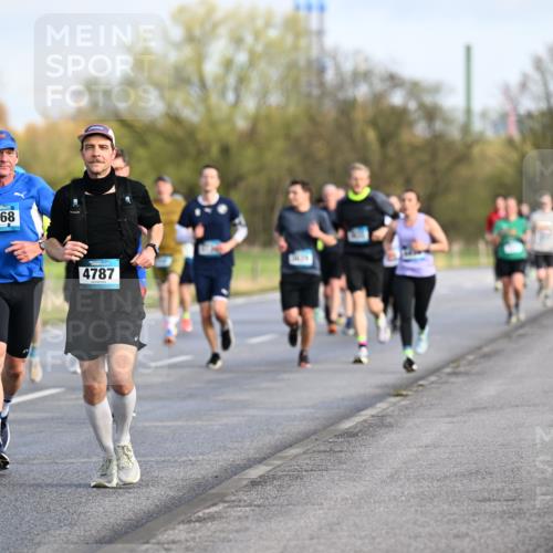 12.04.2026 - 45. Internationalen Wilhelmsburger Insellauf Dr. Thomas Lammeyer http://msf.ph/oto/9432738 12.04.2026 09:15:53 Laufen 2568, 4787 meine-sportfotos.de