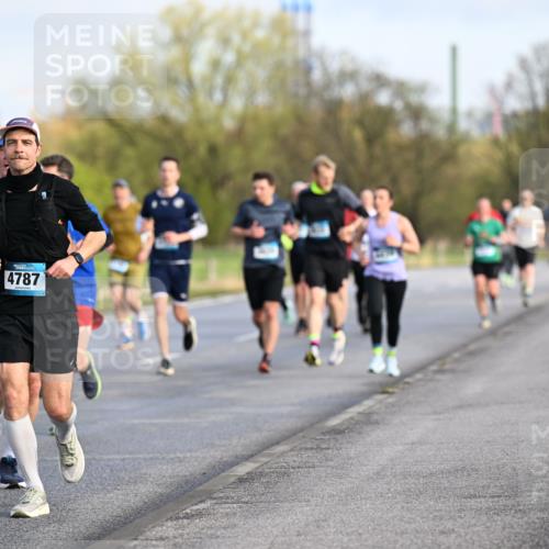 12.04.2026 - 45. Internationalen Wilhelmsburger Insellauf Dr. Thomas Lammeyer http://msf.ph/oto/9432741 12.04.2026 09:15:53 Laufen 4787 meine-sportfotos.de