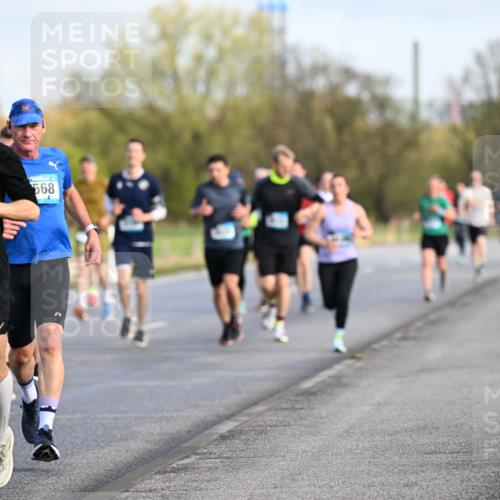 12.04.2026 - 45. Internationalen Wilhelmsburger Insellauf Dr. Thomas Lammeyer http://msf.ph/oto/9432745 12.04.2026 09:15:54 Laufen 4787, 568 meine-sportfotos.de