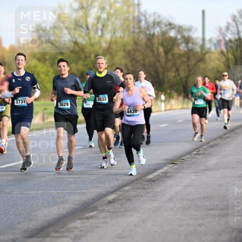 12.04.2026 - 45. Internationalen Wilhelmsburger Insellauf Dr. Thomas Lammeyer http://msf.ph/oto/9432754 12.04.2026 09:15:56 Laufen 8, 3731, 2632, 5706, 3629, 3991, 3534, 4439 meine-sportfotos.de
