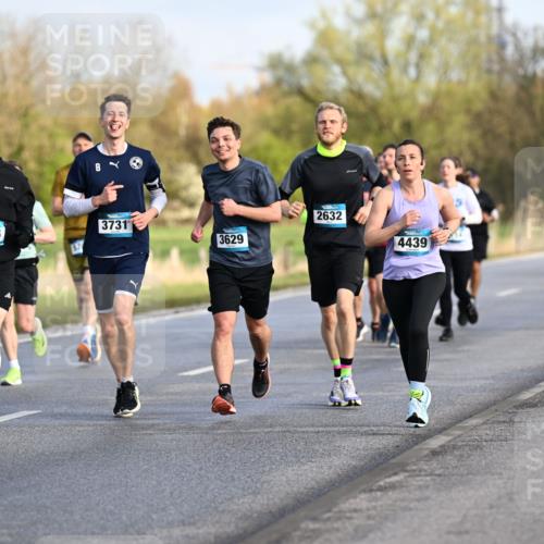12.04.2026 - 45. Internationalen Wilhelmsburger Insellauf Dr. Thomas Lammeyer http://msf.ph/oto/9432761 12.04.2026 09:15:57 Laufen 8, 2323, 3731, 3629, 20, 2632, 4439 meine-sportfotos.de