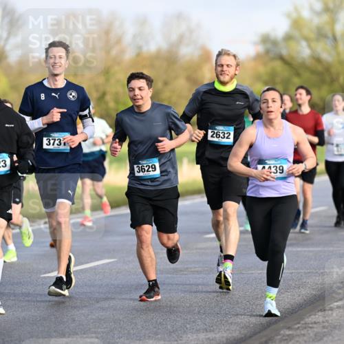 12.04.2026 - 45. Internationalen Wilhelmsburger Insellauf Dr. Thomas Lammeyer http://msf.ph/oto/9432770 12.04.2026 09:15:59 Laufen 2323, 8, 3731, 3629, 2632, 439, 3217 meine-sportfotos.de