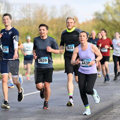 12.04.2026 - 45. Internationalen Wilhelmsburger Insellauf Dr. Thomas Lammeyer http://msf.ph/oto/9432773 12.04.2026 09:15:59 Laufen 2323, 3731, 3629, 2632, 4439 meine-sportfotos.de