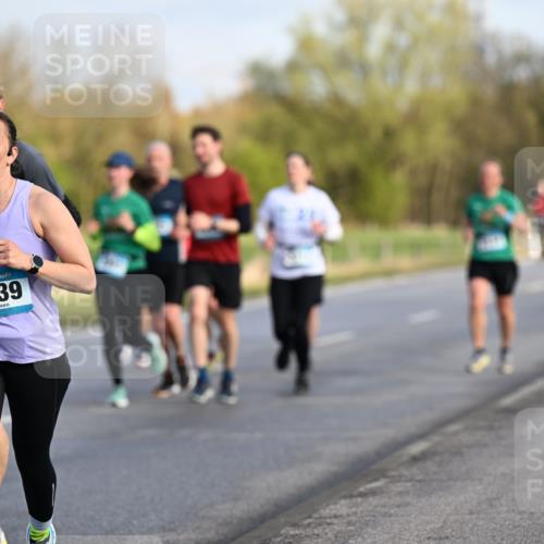 12.04.2026 - 45. Internationalen Wilhelmsburger Insellauf Dr. Thomas Lammeyer http://msf.ph/oto/9432780 12.04.2026 09:16:00 Laufen 4439 meine-sportfotos.de