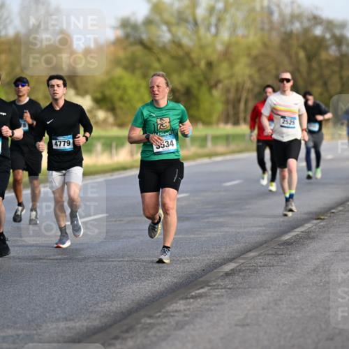 12.04.2026 - 45. Internationalen Wilhelmsburger Insellauf Dr. Thomas Lammeyer http://msf.ph/oto/9432798 12.04.2026 09:16:03 Laufen 26, 24, 25, 3214, 5589, 4779, 534, 2525 meine-sportfotos.de