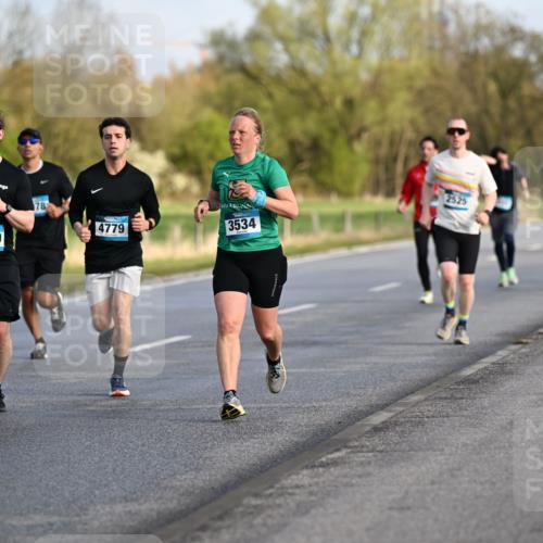 12.04.2026 - 45. Internationalen Wilhelmsburger Insellauf Dr. Thomas Lammeyer http://msf.ph/oto/9432800 12.04.2026 09:16:04 Laufen 224, 25, 3214, 5589, 78, 4779, 3534, 2525 meine-sportfotos.de