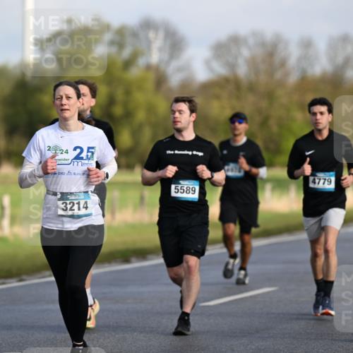 12.04.2026 - 45. Internationalen Wilhelmsburger Insellauf Dr. Thomas Lammeyer http://msf.ph/oto/9432806 12.04.2026 09:16:05 Laufen 224, 25, 4779, 3214, 5589, 3534 meine-sportfotos.de