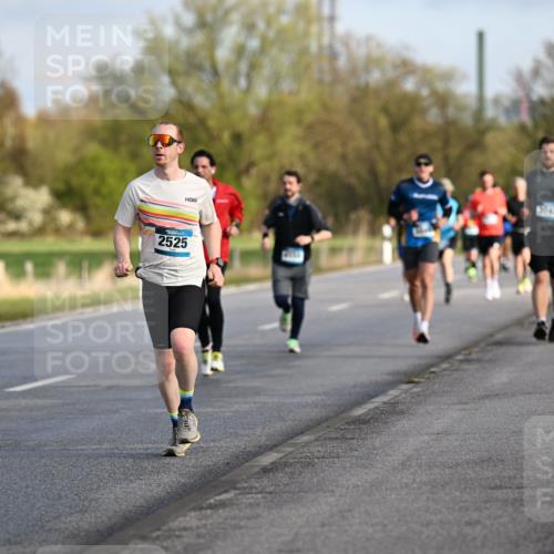 12.04.2026 - 45. Internationalen Wilhelmsburger Insellauf Dr. Thomas Lammeyer http://msf.ph/oto/9432815 12.04.2026 09:16:07 Laufen 5405, 2525 meine-sportfotos.de