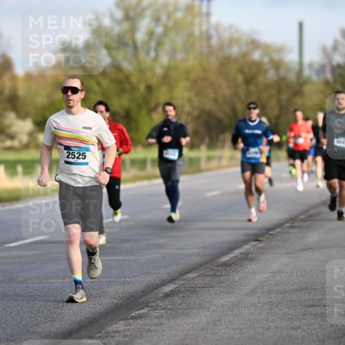 12.04.2026 - 45. Internationalen Wilhelmsburger Insellauf Dr. Thomas Lammeyer http://msf.ph/oto/9432819 12.04.2026 09:16:07 Laufen 30, 43, 2525 meine-sportfotos.de