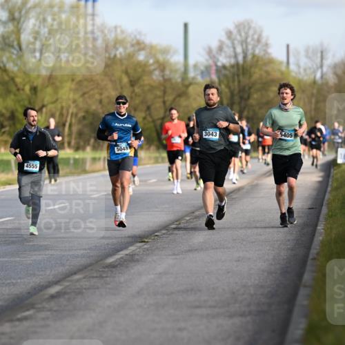 12.04.2026 - 45. Internationalen Wilhelmsburger Insellauf Dr. Thomas Lammeyer http://msf.ph/oto/9432823 12.04.2026 09:16:08 Laufen 2953, 4555, 5048, 3043, 5405 meine-sportfotos.de
