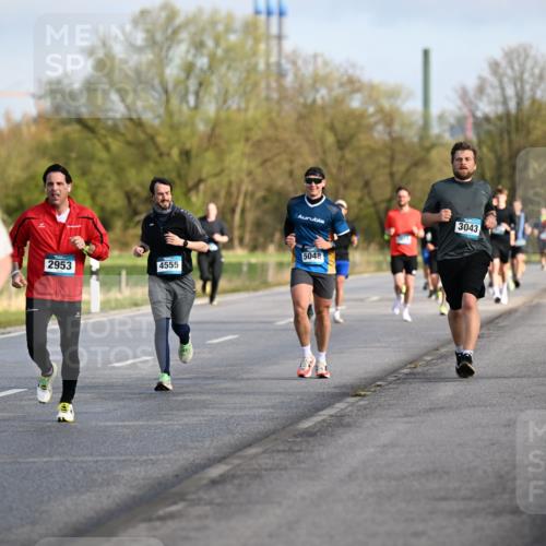 12.04.2026 - 45. Internationalen Wilhelmsburger Insellauf Dr. Thomas Lammeyer http://msf.ph/oto/9432825 12.04.2026 09:16:08 Laufen 2525, 5048, 2953, 4555, 3043, 5405, 16 meine-sportfotos.de