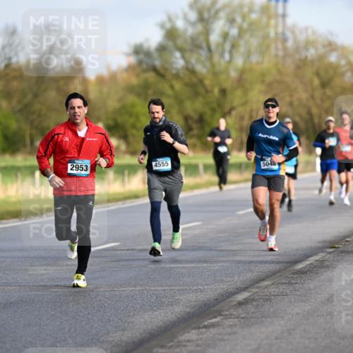 12.04.2026 - 45. Internationalen Wilhelmsburger Insellauf Dr. Thomas Lammeyer http://msf.ph/oto/9432831 12.04.2026 09:16:10 Laufen 2953, 4555, 3043, 5048 meine-sportfotos.de