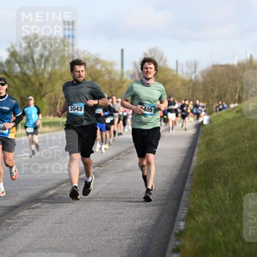 12.04.2026 - 45. Internationalen Wilhelmsburger Insellauf Dr. Thomas Lammeyer http://msf.ph/oto/9432844 12.04.2026 09:16:13 Laufen 3043, 405, 5048 meine-sportfotos.de
