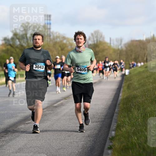 12.04.2026 - 45. Internationalen Wilhelmsburger Insellauf Dr. Thomas Lammeyer http://msf.ph/oto/9432849 12.04.2026 09:16:14 Laufen 3043, 5405, 504 meine-sportfotos.de