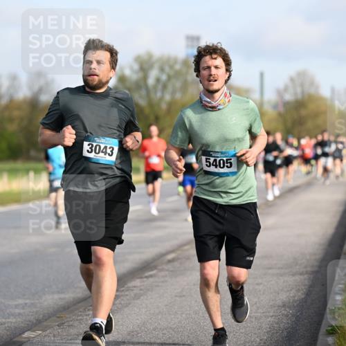 12.04.2026 - 45. Internationalen Wilhelmsburger Insellauf Dr. Thomas Lammeyer http://msf.ph/oto/9432855 12.04.2026 09:16:15 Laufen 3043, 5405, 5048 meine-sportfotos.de