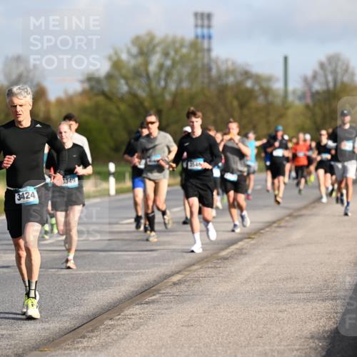 12.04.2026 - 45. Internationalen Wilhelmsburger Insellauf Dr. Thomas Lammeyer http://msf.ph/oto/9432882 12.04.2026 09:16:22 Laufen 3424, 1349, 3846 meine-sportfotos.de