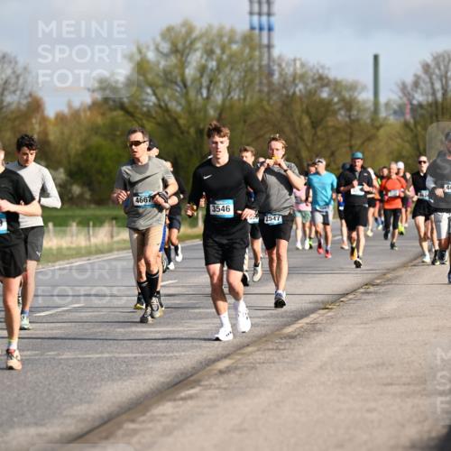 12.04.2026 - 45. Internationalen Wilhelmsburger Insellauf Dr. Thomas Lammeyer http://msf.ph/oto/9432885 12.04.2026 09:16:23 Laufen 4667, 4349, 3546, 55, 2547, 3424, 4441, 16 meine-sportfotos.de