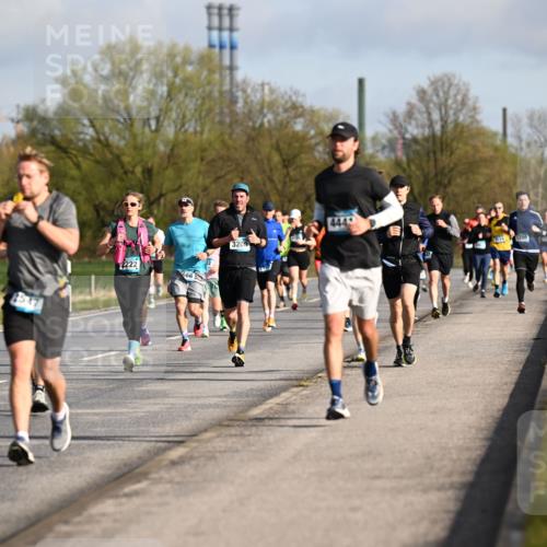 12.04.2026 - 45. Internationalen Wilhelmsburger Insellauf Dr. Thomas Lammeyer http://msf.ph/oto/9432907 12.04.2026 09:16:26 Laufen 836, 5691, 2547, 2222, 666, 3209, 444, 5710, 16 meine-sportfotos.de