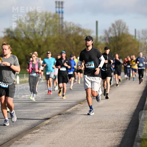 12.04.2026 - 45. Internationalen Wilhelmsburger Insellauf Dr. Thomas Lammeyer http://msf.ph/oto/9432908 12.04.2026 09:16:27 Laufen 183, 5691, 2547, 4441 meine-sportfotos.de