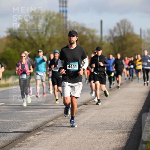 12.04.2026 - 45. Internationalen Wilhelmsburger Insellauf Dr. Thomas Lammeyer http://msf.ph/oto/9432914 12.04.2026 09:16:28 Laufen 2547, 4441 meine-sportfotos.de