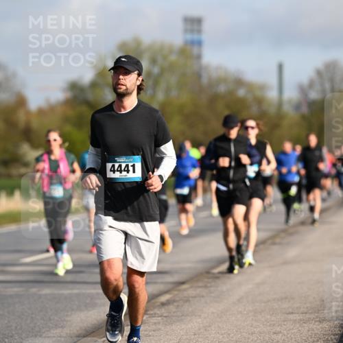 12.04.2026 - 45. Internationalen Wilhelmsburger Insellauf Dr. Thomas Lammeyer http://msf.ph/oto/9432922 12.04.2026 09:16:29 Laufen 6523, 4441 meine-sportfotos.de