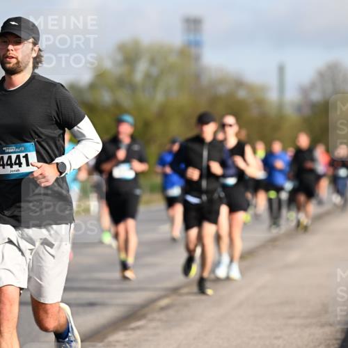 12.04.2026 - 45. Internationalen Wilhelmsburger Insellauf Dr. Thomas Lammeyer http://msf.ph/oto/9432929 12.04.2026 09:16:30 Laufen 4441 meine-sportfotos.de