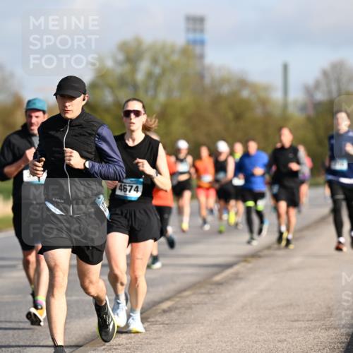 12.04.2026 - 45. Internationalen Wilhelmsburger Insellauf Dr. Thomas Lammeyer http://msf.ph/oto/9432941 12.04.2026 09:16:32 Laufen 4674 meine-sportfotos.de