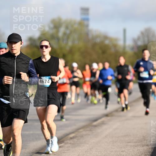 12.04.2026 - 45. Internationalen Wilhelmsburger Insellauf Dr. Thomas Lammeyer http://msf.ph/oto/9432942 12.04.2026 09:16:33 Laufen 4674 meine-sportfotos.de