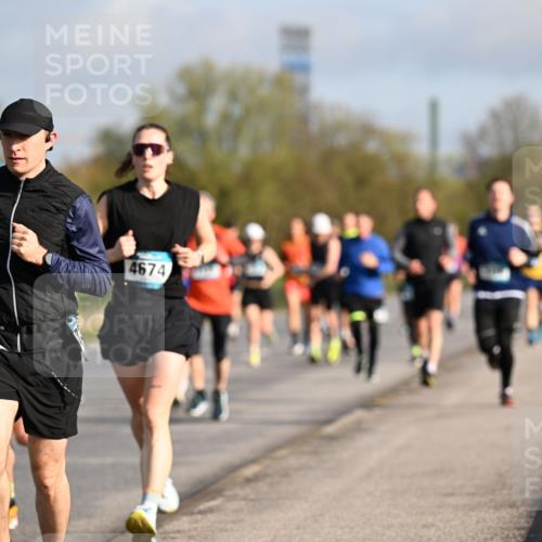 12.04.2026 - 45. Internationalen Wilhelmsburger Insellauf Dr. Thomas Lammeyer http://msf.ph/oto/9432943 12.04.2026 09:16:33 Laufen 4674 meine-sportfotos.de