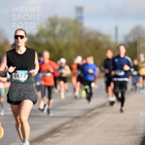 12.04.2026 - 45. Internationalen Wilhelmsburger Insellauf Dr. Thomas Lammeyer http://msf.ph/oto/9432948 12.04.2026 09:16:33 Laufen 4674 meine-sportfotos.de
