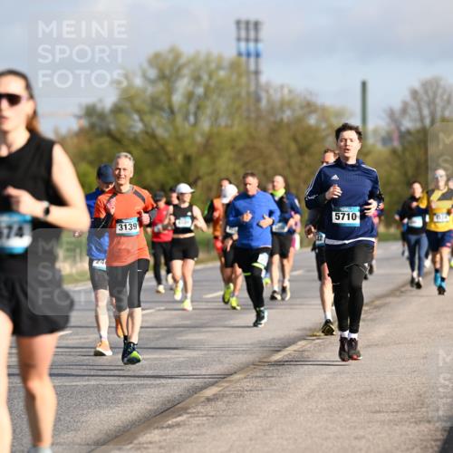 12.04.2026 - 45. Internationalen Wilhelmsburger Insellauf Dr. Thomas Lammeyer http://msf.ph/oto/9432950 12.04.2026 09:16:34 Laufen 5710, 4674, 3139, 3200 meine-sportfotos.de