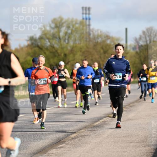 12.04.2026 - 45. Internationalen Wilhelmsburger Insellauf Dr. Thomas Lammeyer http://msf.ph/oto/9432951 12.04.2026 09:16:34 Laufen 3200, 3139, 710 meine-sportfotos.de