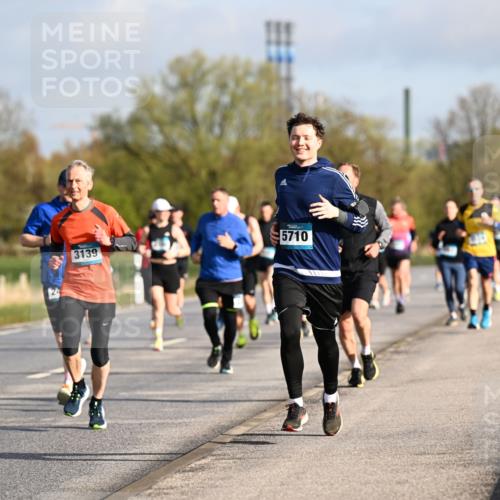 12.04.2026 - 45. Internationalen Wilhelmsburger Insellauf Dr. Thomas Lammeyer http://msf.ph/oto/9432956 12.04.2026 09:16:35 Laufen 3139, 5710 meine-sportfotos.de