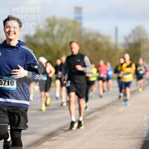 12.04.2026 - 45. Internationalen Wilhelmsburger Insellauf Dr. Thomas Lammeyer http://msf.ph/oto/9432968 12.04.2026 09:16:37 Laufen 3139, 5710 meine-sportfotos.de